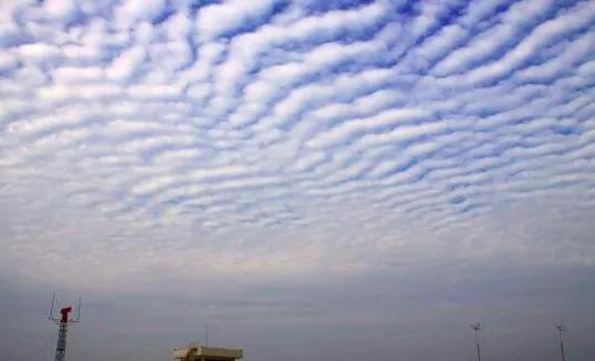 地震云是什么样子的_云彩谚语的科学依据