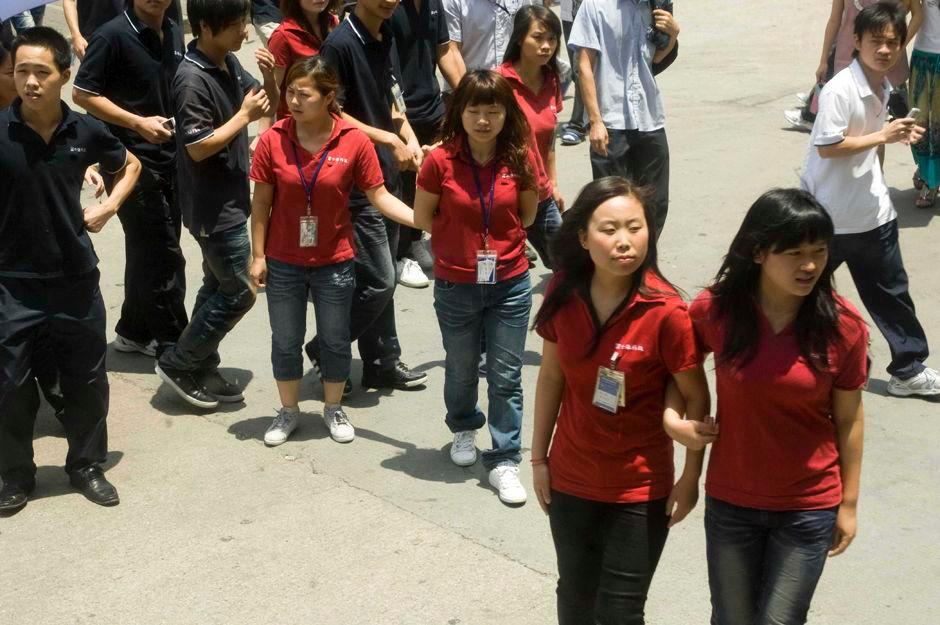 成都富士康工资(富士康每月工资是5000元到7000元)