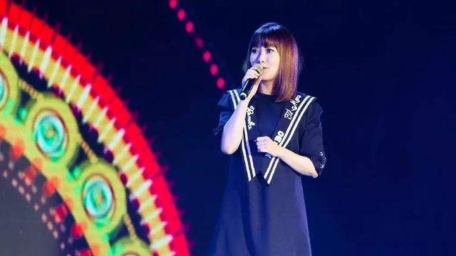 王菲个人简历及资料（被誉为王菲接班人）(7)