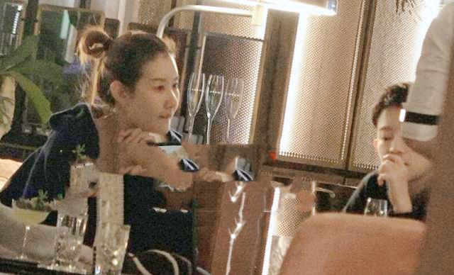 王宝强冯清疑同居原因（王宝强和女友罕见出席家庭聚会）(3)