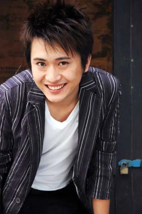 杨帆和妻子现状（娶平凡妻子李松奇）(2)