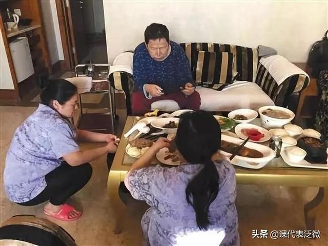 北京中产富婆人设崩塌（充值5000万住洗浴中心）(26)