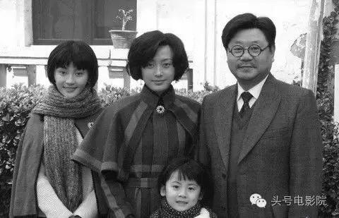 冯小刚赵本山年轻时候合影（赵本山最佳搭档貌不惊人）(11)