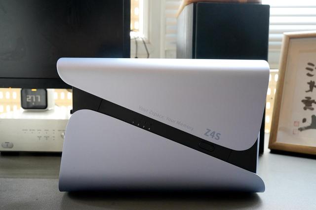 极空间z4s测评（零基础也能轻松上手）(1)