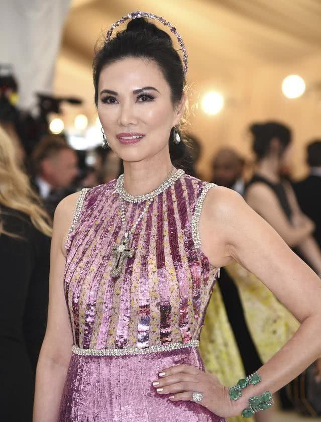 邓文迪离婚始末（三年拼两娃获得继承权）(4)