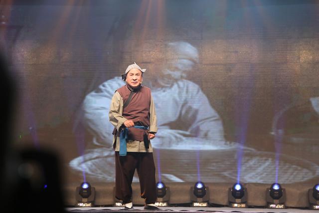 常香玉朝阳沟戏曲（人欢马叫进北京&nbsp;常香玉和任宏恩联袂主演）(3)