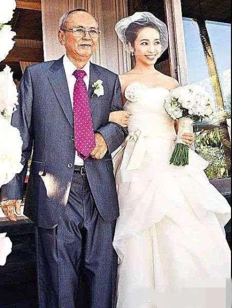 侯佩岑谈过几次恋爱（深扒侯佩岑情史）(6)