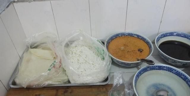 凉皮料水都有哪些材料，做凉皮调料水时，需要用到哪些材料？图2