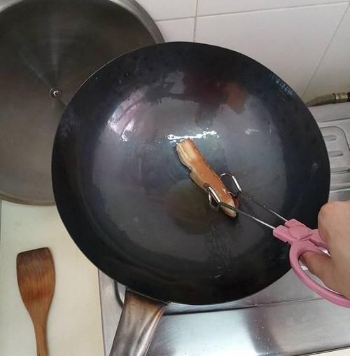 炒锅把手松动,怎么加固