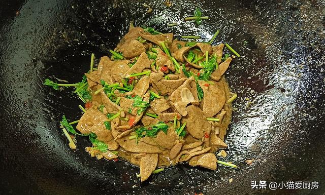 猪肝怎么炒好吃又嫩 川味（猪肝简单又好吃的做法）(12)