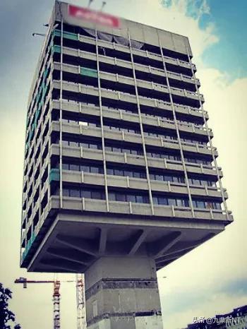 欧洲建筑了解(带你走近奇奇怪怪的世界建筑)(10)