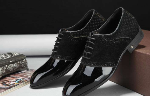 漆皮皮鞋划痕怎么修复,漆皮鞋子有划痕怎么办图5