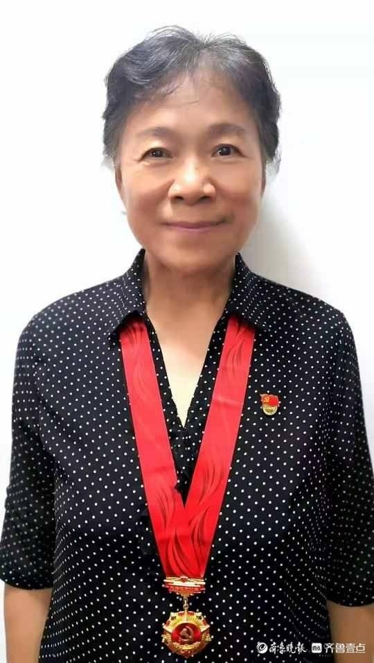 抗战胜利70周年纪念章收藏价 六枚纪念章背后的百岁抗战老兵和她的孩子们(11)