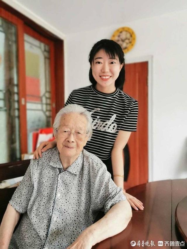 抗战胜利70周年纪念章收藏价 六枚纪念章背后的百岁抗战老兵和她的孩子们(12)