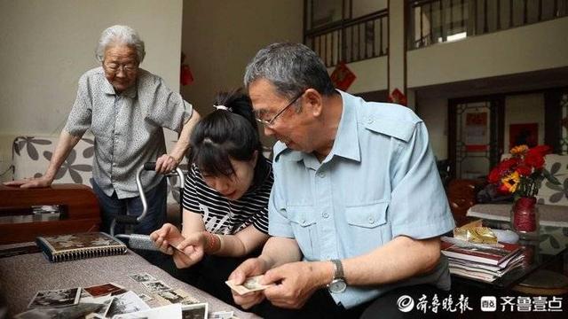 抗战胜利70周年纪念章收藏价 六枚纪念章背后的百岁抗战老兵和她的孩子们(9)