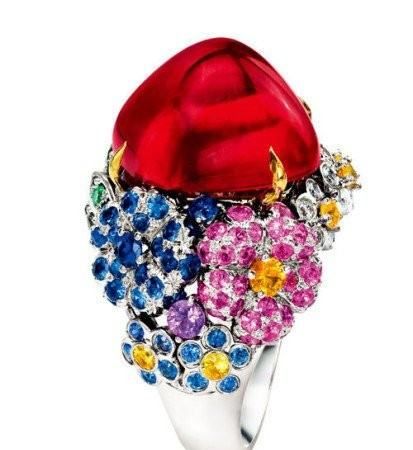 戒指在中指什么意思,戒指戴中指是什么意思图7