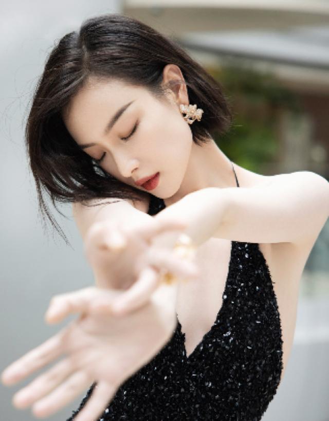 清华五大公认的校花(未出道便是校花级学霸)(27)