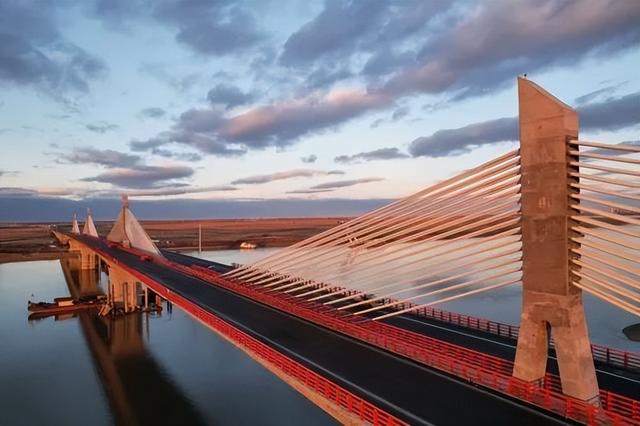 鹤大公路佳木斯过境段 今朝通衢劲扬帆(3)