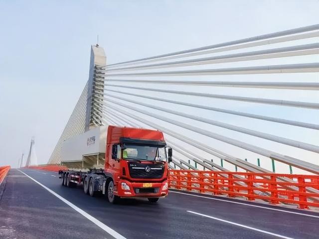 鹤大公路佳木斯过境段 今朝通衢劲扬帆(2)