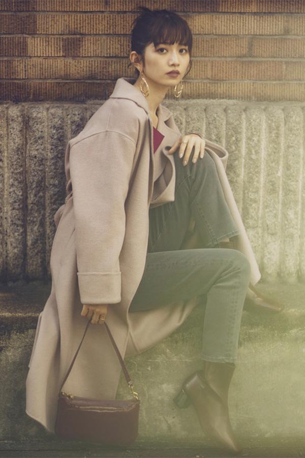 一件黑色针织衫的七种搭配（一件紫色针织衫的穿搭灵感）(10)