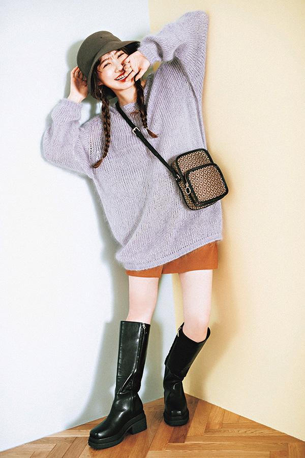 一件黑色针织衫的七种搭配（一件紫色针织衫的穿搭灵感）(12)