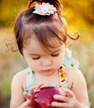 扎发教程简单好看儿童中短发（8款简易的女孩短发扎发发型）(7)