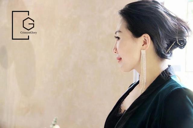 现在西服流行什么款式(西服套装早已不是男士的专宠了)(2)