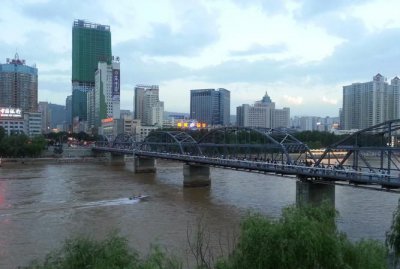 ​兰州黄河有多长,黄河最宽的地方多少米