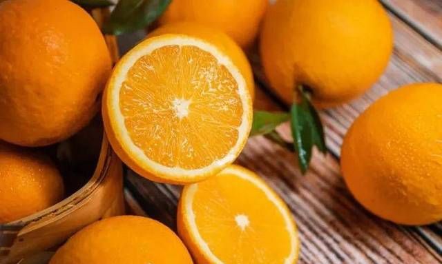 脐橙中间那坨可以吃吗