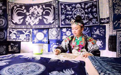 最简单的苗族服饰（贵州苗族传统服饰工艺近乎失传）(8)