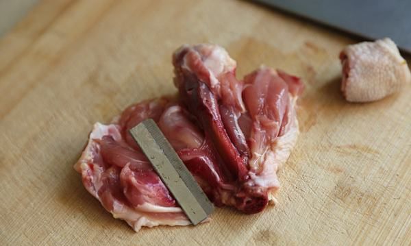 怎样炸鸡腿又香又脆,炸鸡腿怎么炸才又脆又嫩图3