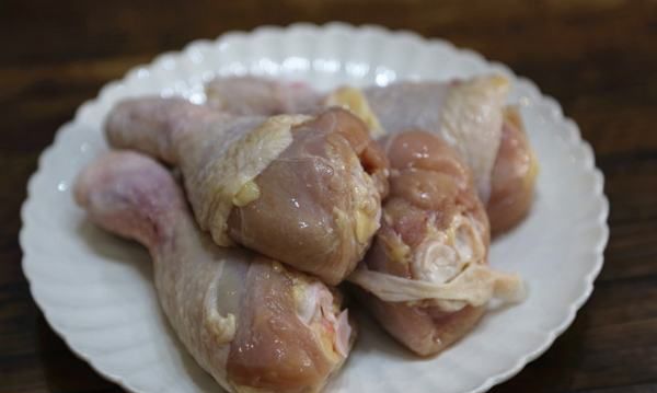 怎样炸鸡腿又香又脆,炸鸡腿怎么炸才又脆又嫩图1