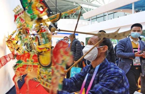 唐山皮影戏的来历,皮影戏的历史起源及对外传播图10