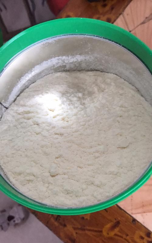 奶粉变色了还能喝吗,婴儿奶粉 受潮夏天空气湿润板结 变黄还能喝 - 百度宝宝知道