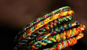 五彩绳什么时候扔,端午节戴的五彩绳什么时候摘图1