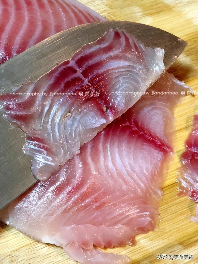 鲷鱼什么做法好吃（鲜香滑嫩暖胃又养身）(6)
