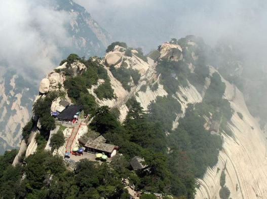 巍然矗立的是什么意思,巍然屹立是什么意思