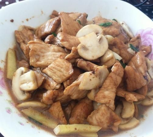 蘑菇炒肉的做法家常菜