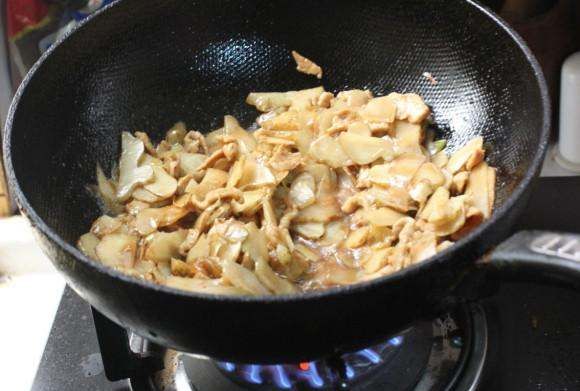 怎么把猪肉炒嫩,很好猪肉怎样炒才能更嫩一点图3