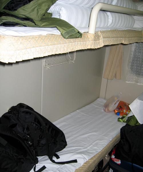 火车硬卧有被子和枕头吗