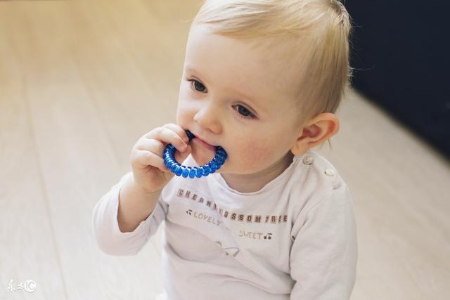 婴儿抓周准备哪些东西（宝宝抓周物品的选择注意事项）(3)