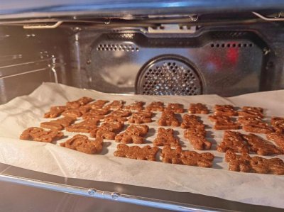 ​怎样用烤箱烤饼干（烤饼干做法）