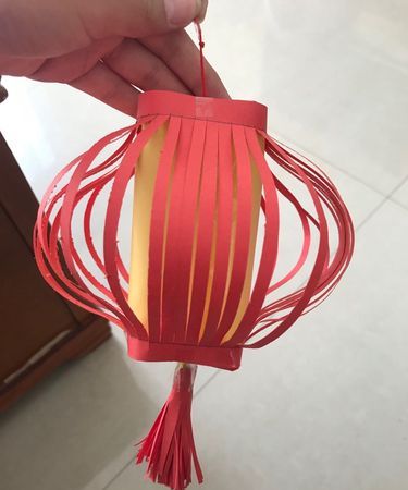 怎么制作纸灯笼简单方法 一等奖