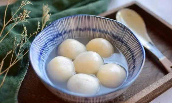 糯米蒸出来变成红色还能吃,糯米汤圆煮熟了变红色能吃吗图4