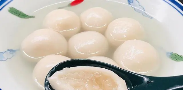 糯米蒸出来变成红色还能吃,糯米汤圆煮熟了变红色能吃吗图5