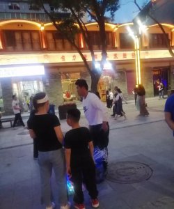 ​死海在哪里，请问中国“死海”在哪个省？啥市？哪个区？你去过吗？