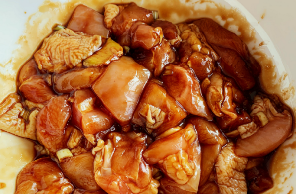 清蒸鸡是什么地方的菜,清蒸鸡是哪里的菜系图3