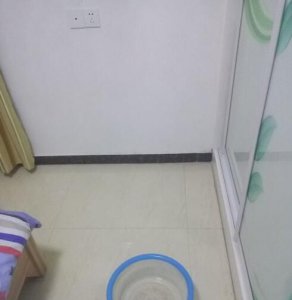 ​吹空调需要在室内放盆水吗,吹空调:要不要放一盆水在房间