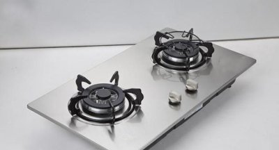 ​煤气灶使用寿命是多久,燃气灶的使用寿命一般多少年