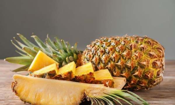 菠萝太酸可以放糖,菠萝拌白糖可以吃吗图2